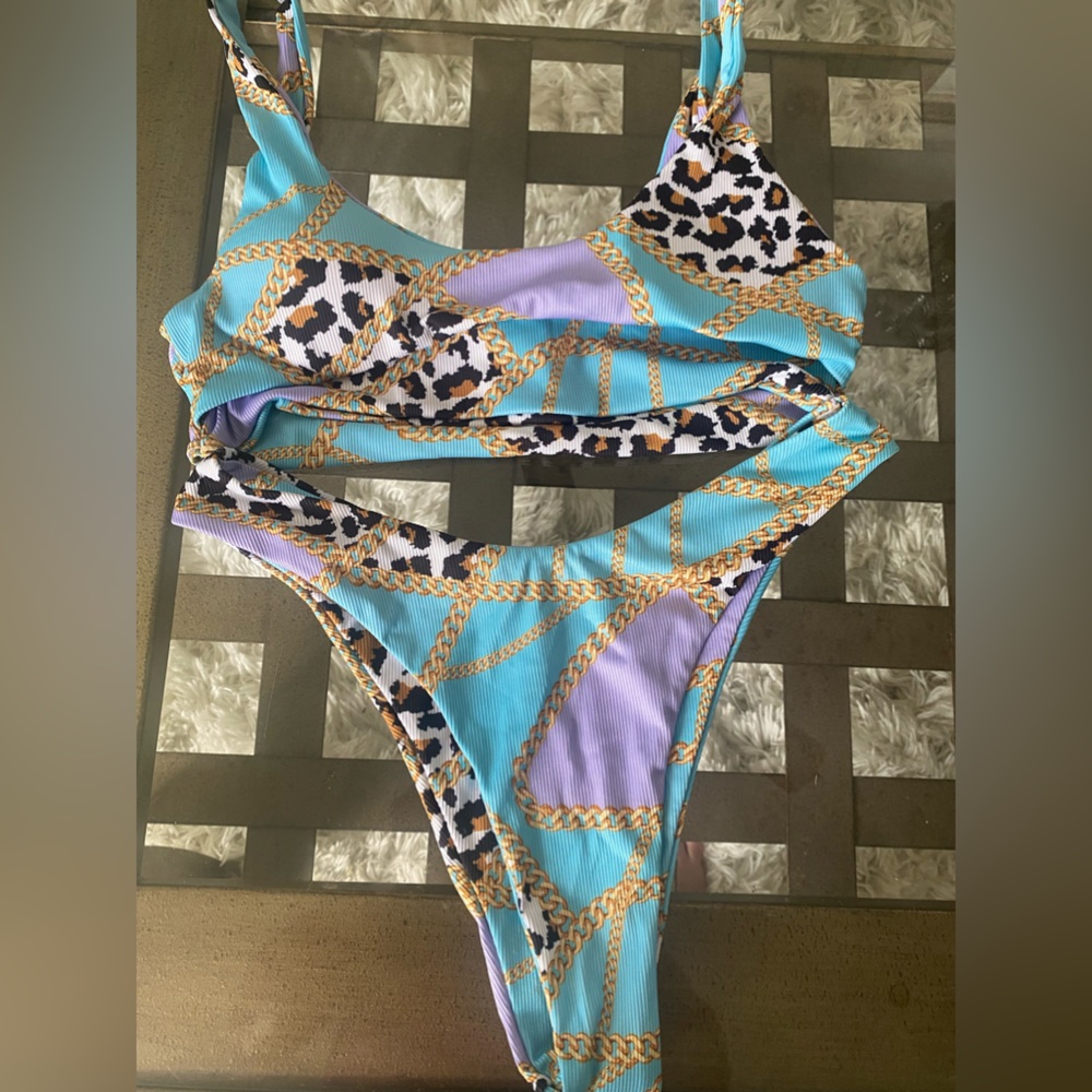 Shein bikini - Picture 3 of 7